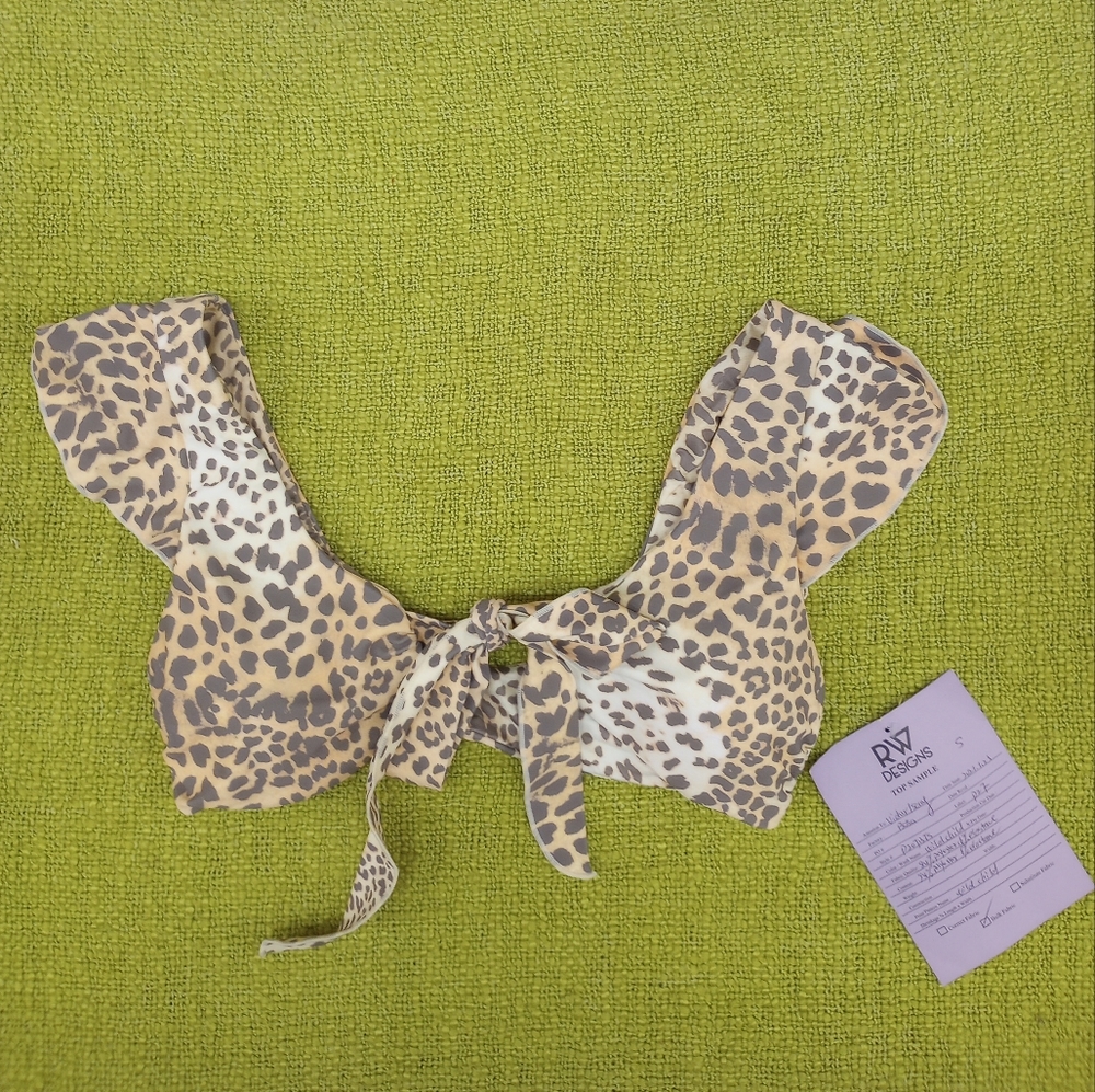 P2F Cheetah print bikini top NWT small